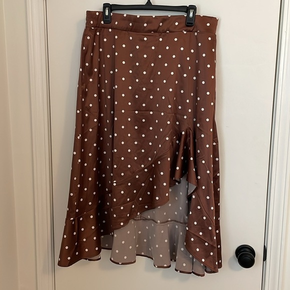 Torrid Midi Stretch Brown Satin Polka Dot Hi-Low Ruffle Skirt Womens Size 1X - Picture 4 of 6